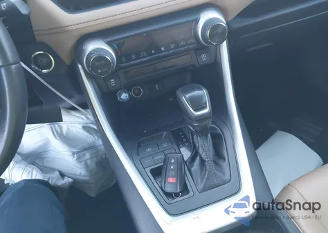 2021 Toyota Rav4 Xle Premium из США, поврежденный, VIN 2T3C1RFV0MW113191